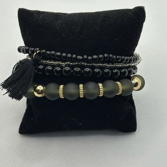 Brand New!! Beaded bracelet bundle - Picture 1 of 2
